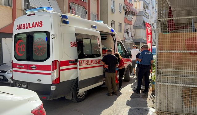 Antalya'da komşular arasında çıkan bıçaklı kavgada 1 kişi yaralandı