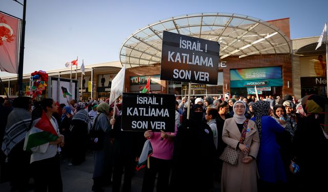 İsrail'in Gazze ve Küresel Sumud Filosu'na saldırıları protesto edildi