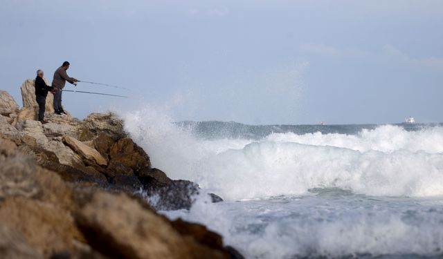 Kırklareli'nde rüzgar kuvvetini arttırdı
