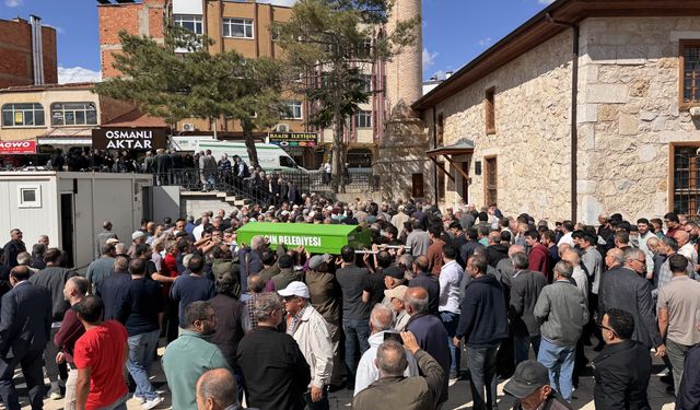 Konya'da trafik kazasında hayatını kaybeden öğretmenin cenazesi toprağa verildi