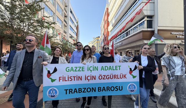 Trabzon'da 'Gazze İçin Ayaktayız' sloganıyla yürüyüş düzenlendi