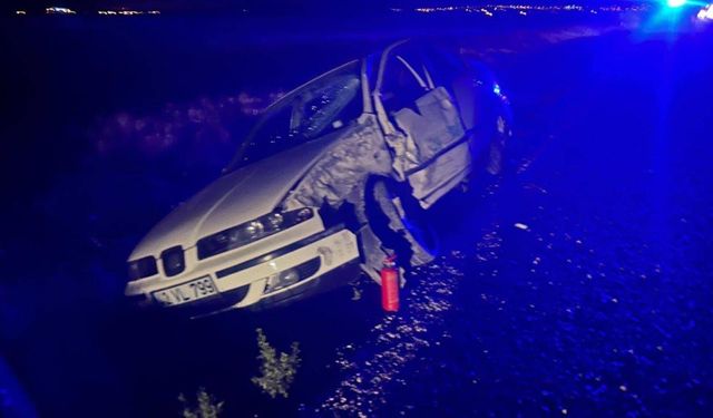 Konya'da işçi servisi ile otomobil çarpıştı