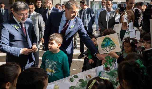 Bakanlar Tekin ve Yumaklı, özel gereksinimli öğrencilerle buluştu
