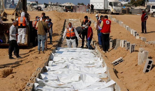 Katil İsrail Gazze'de 70 bin 100 kişiyi katletti