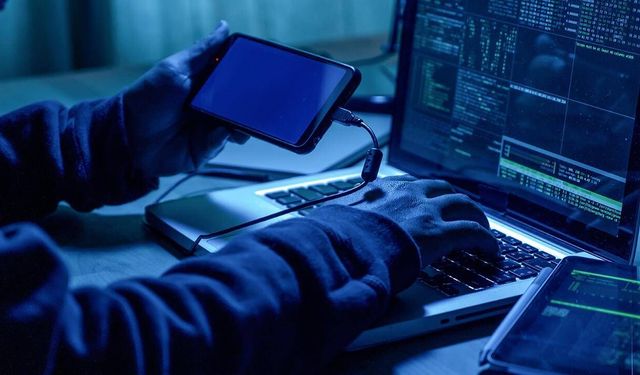 Rus hackerlar kamu çalışanlarının gruplarına sızdı