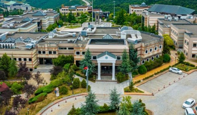 Kocaeli Üniversitesi 115 Sözleşmeli Personel Alımı Gerçekleştirecek: Başvuru Tarihleri Neler? Süreç Nasıl İşliyor?