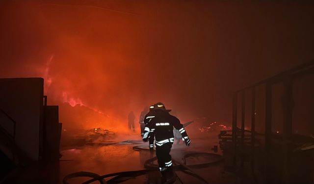 Gaziantep'te ambalaj fabrikasında yangın!