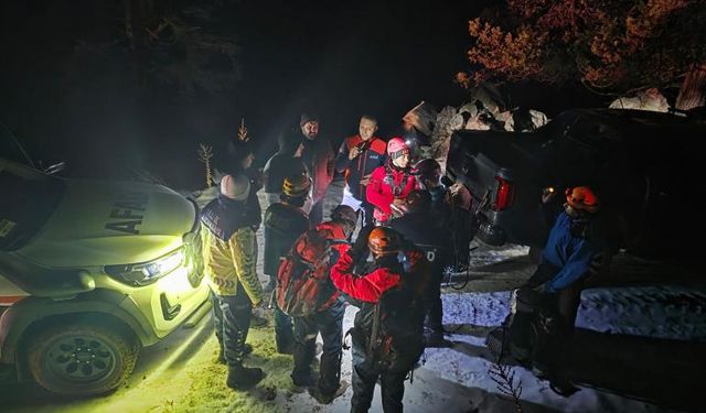 Adana'da dağda mahsur kalan 3 kişi kurtarıldı