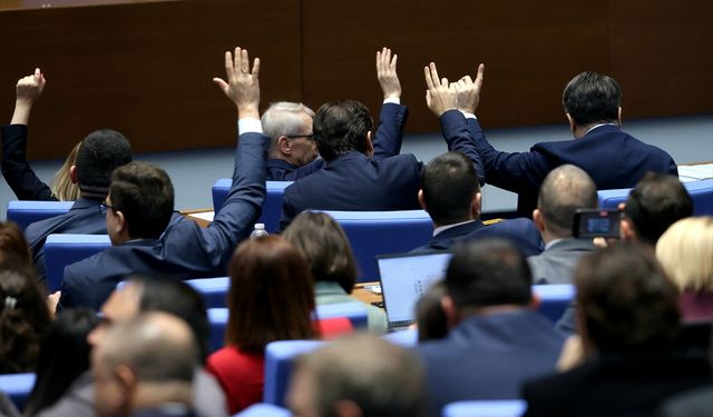 Bulgaristan'da Başbakan Jelyazkov hükümetinin istifası Parlamentoda onaylandı