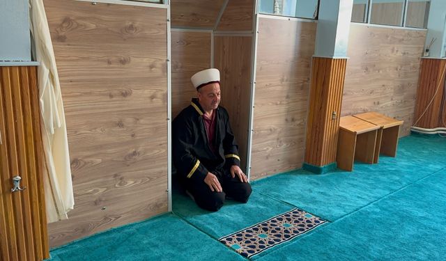 Isparta'da 35 yıldır aynı camide görev yapan imam gönüllere dokunuyor