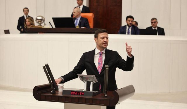 AK Parti'li Baykoç'tan Beşikçioğlu'na çok sert çıkış: İş yaptığını görmedik, film setinde geziyor!