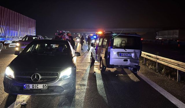 Bolu'da otomobil ile hafif ticari araç çarpıştı: 9 yaralı