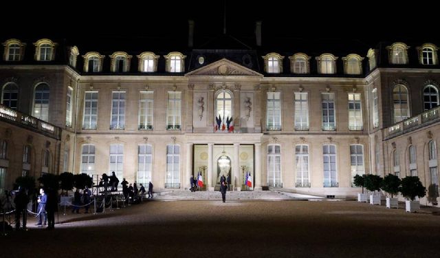 Paris'te bu kez Elysee Sarayı soyuldu