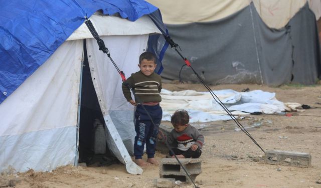 Soykırımcı İsrail Gazze savaşını durdurmadı