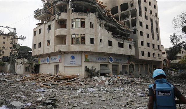 İsrail Gazze'de 3 kişiyi daha katletti