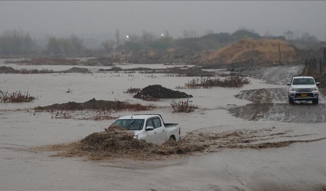 Yemen'de sel felaketi! Can kaybı 15'e yükseldi
