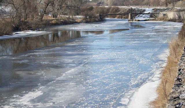 Doğu'nun dondurucu soğuklarla mücadelesi başladı