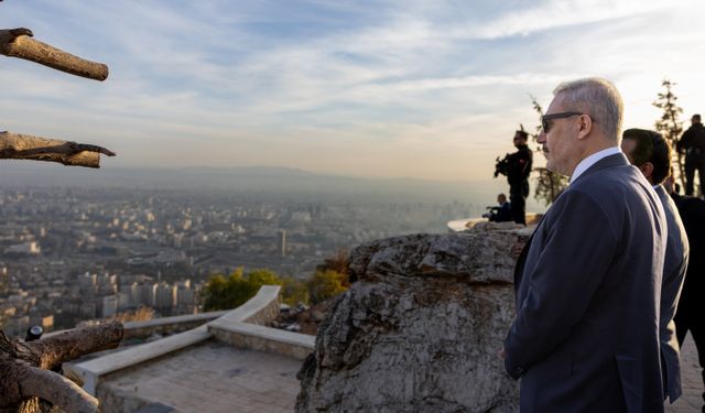 Şam ziyaretinde dikkat çeken kare! Fidan Kasyun Dağı’nda