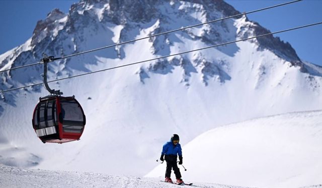 Kayak merkezlerinde en fazla kar kalınlığı 274 santimetreyle Palandöken'de ölçüldü