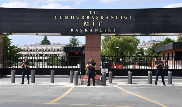 Kırmızı bültenle aranıyorlardı! 24 suçlu Türkiye'ye getirildi