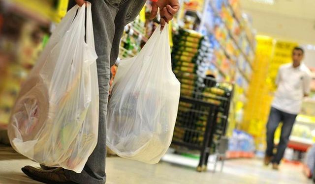 İran savaşı Japonya'da plastik poşet krizi başlattı