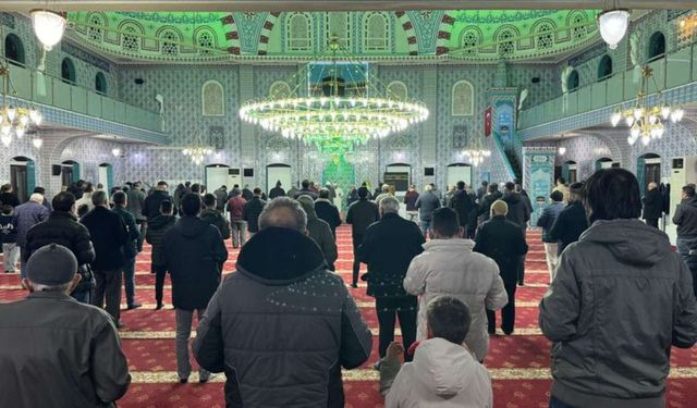 2025 Yılı Regaip Kandili Ne Zaman İdrak Edilecek?