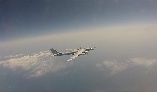 Rus uzun menzilli bombardıman uçakları Karadeniz'de!