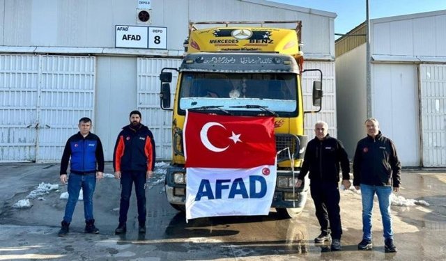 AFAD'ın koordinasyonunda Sudan'a gönderilen çadırlar ihtiyaç sahiplerine ulaştırıldı