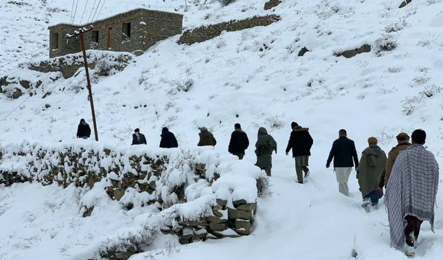 Afganistan'da kar ve yağmur felaketi: 61 ölü