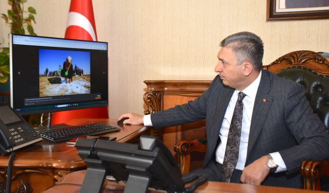 Antalya Valisi Hulusi Şahin, AA'nın 'Yılın Kareleri' oylamasına katıldı