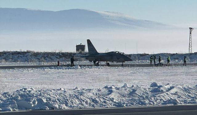 Türkiye'nin ilk milli jet uçağı HÜRJET 'dondurucu' sınavdan geçti