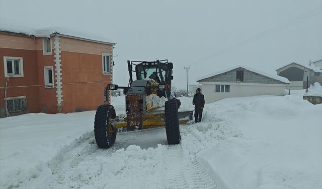 Van, Bitlis, Muş ve Hakkari'de 225 yerleşim yerine ulaşım sağlanamıyor