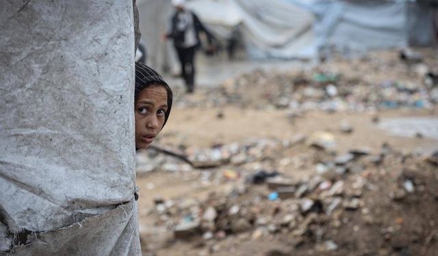 İsrail Gazze'de 3 Filistinliyi katletti