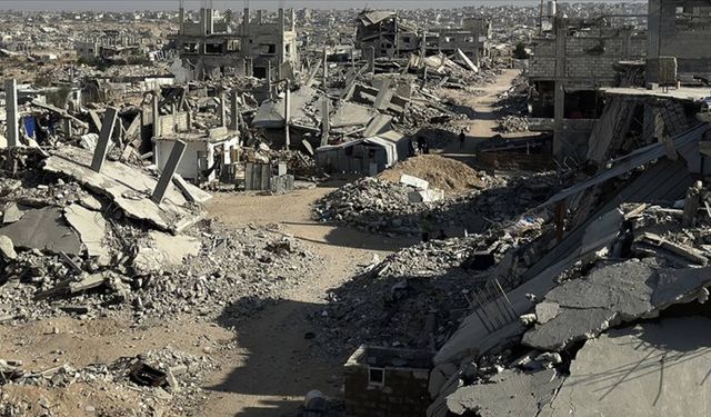 Gazze’de İsrail zulmü sürüyor! Çöken binalarda 4 kişi vefat etti