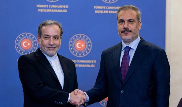 Bakan Fidan İranlı mevkidaşı Arakçi ile görüştü