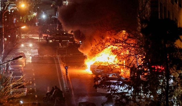 İran'daki olaylarda ölenlerin sayısı 6 bin 872'ye yükseldi