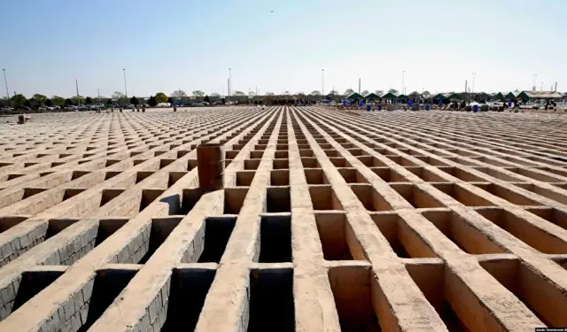 İran'da savaş hazırlığı! Binlerce mezar kazıldı