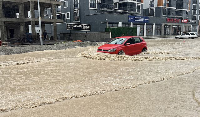 Edirne'de sağanak etkili oldu