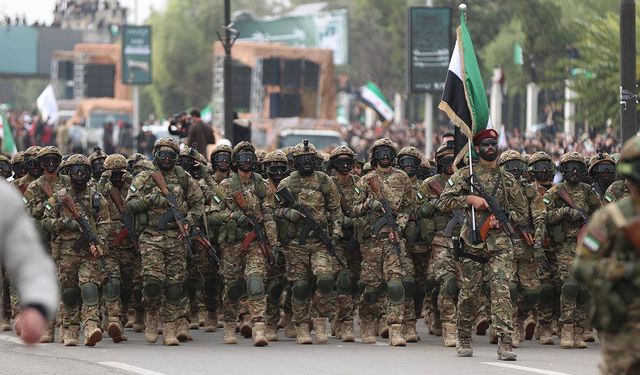 Suriye'de 42 YPG'li terörist teslim oldu!