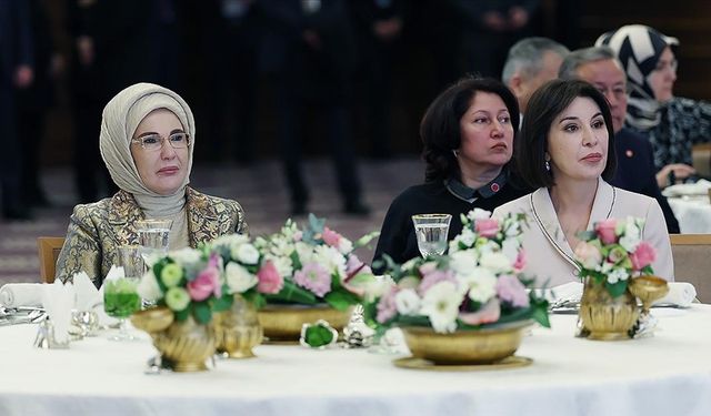 Emine Erdoğan Mirziyoyeva ile bir araya geldi