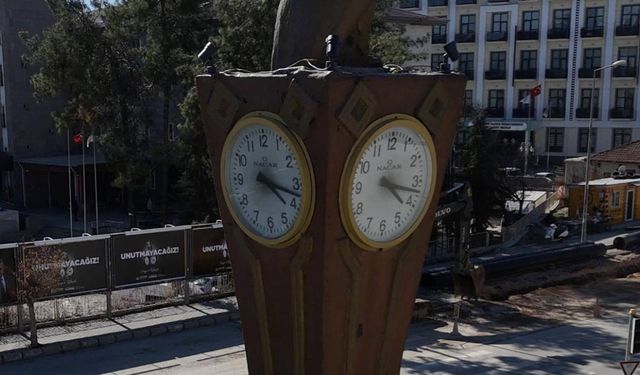 Adıyaman'da saat kulesi 3 yıldır 04.17'yi gösteriyor