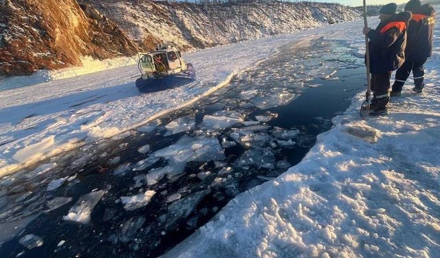 Rusya’da Baykal Gölü’nde buz altına giren araçta 8 kişi öldü