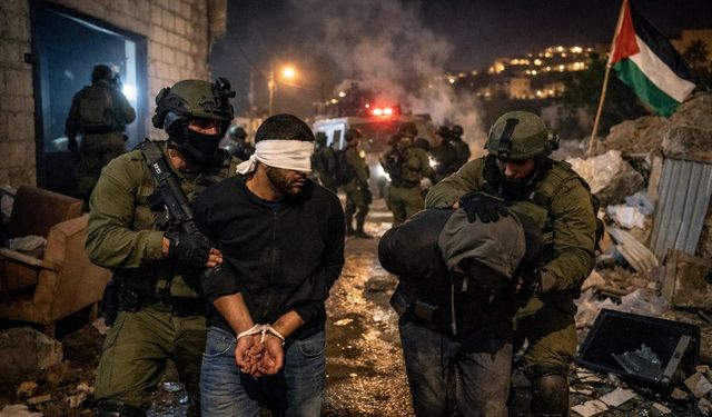 İşgalci İsrail bir haftada 100 Filistinliyi esir aldı