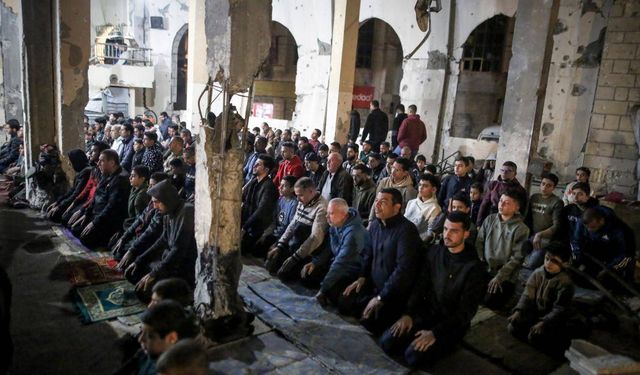 Gazze'de Ramazan yokluk ve ölüm gölgesinde karşılandı