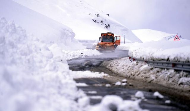 Erzurum ve Kars'ta 186 yerleşim yerine kardan ulaşım sağlanamıyor