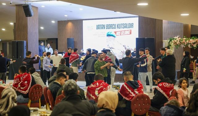 Ellerinde kına, yüreklerinde vatan sevgisi