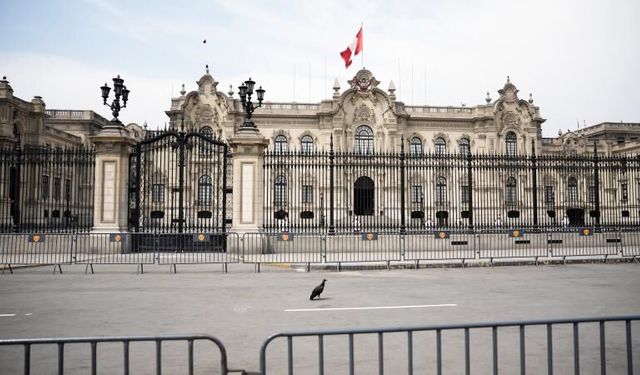 Peru'da geçici Devlet Başkanı görevden alındı