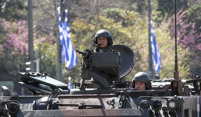 Yunan askerlerinden Gazze resti!