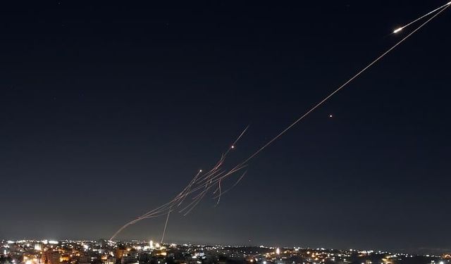 İsrail İran'a yeni saldırı başlattı