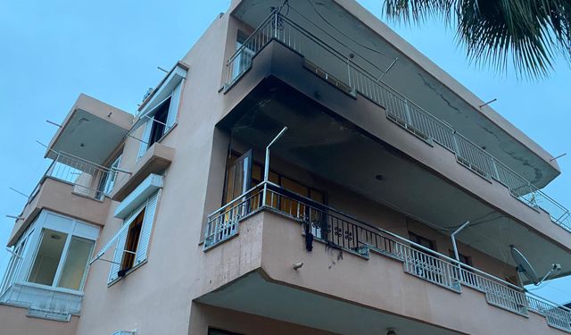 Antalya'da apartman dairesinde çıkan yangın söndürüldü